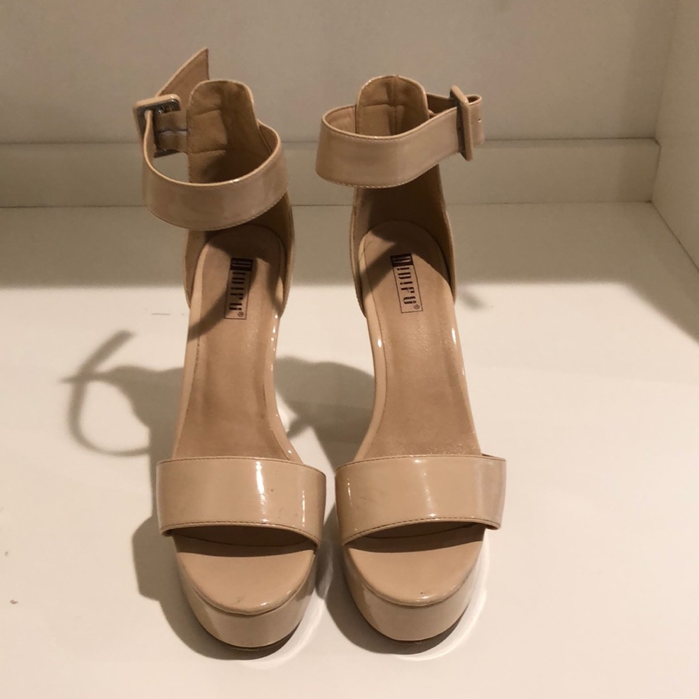 Nude Heels size 6.5